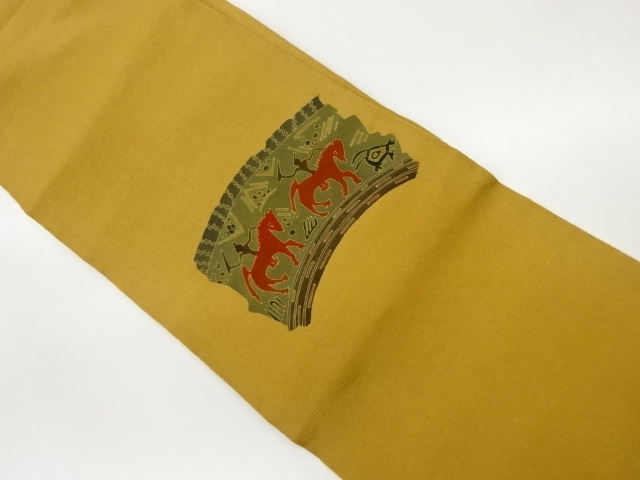 縮緬地抽象人物・動物模様刺繍名古屋帯